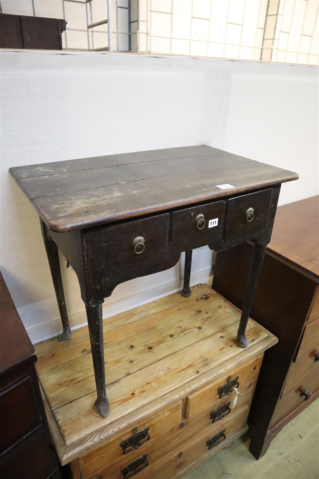 A George III lowboy, width 75cm, depth 47cm, height 68cm